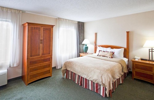 Utica Hotel | Discover Staybridge Suites Detroit-Utica: Family-Friendly Bliss