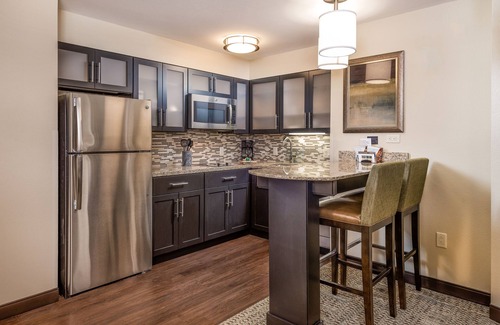 Altoona Hotel | Guest Rated 9.4: Staybridge Suites Eau Claire with Pool & Spa