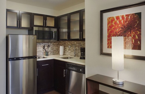 Fayetteville Hotel | Exceptional Staybridge Suites Fayetteville Near the University