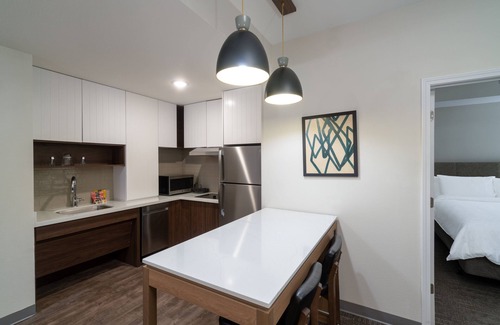 Flowood Hotel | Guest Rated Staybridge Suites Flowood with Kitchen & Breakfast