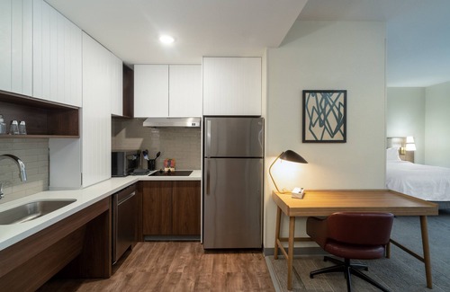Flowood Hotel | Guest Rated Staybridge Suites Flowood with Kitchen & Breakfast