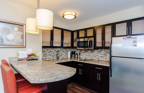 Grand Forks Hotel | Inviting Staybridge Suites Grand Forks with Pool & Breakfast