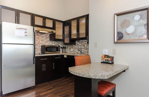 Grand Forks Hotel | Inviting Staybridge Suites Grand Forks with Pool & Breakfast