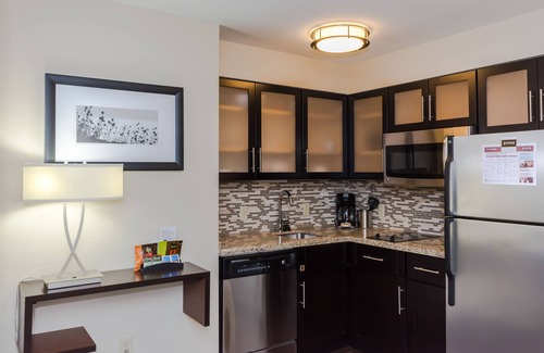 Grand Forks Hotel | Inviting Staybridge Suites Grand Forks with Pool & Breakfast