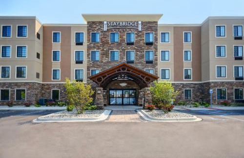 Holland Hotel | Pet-Friendly Staybridge Suites in Holland - Rated 8/10