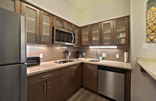 Humble Hotel | Top-Rated Staybridge Suites Houston with Pool & Spa Amenities