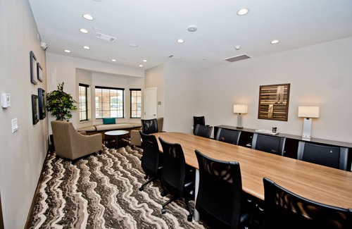 Humble Hotel | Top-Rated Staybridge Suites Houston with Pool & Spa Amenities
