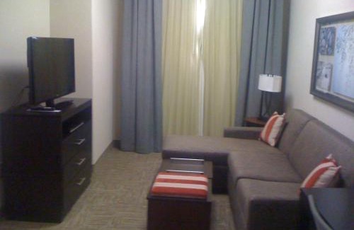 The Fountains Hotel | Pet-Friendly Staybridge Suites Houston Stafford with Pool Access