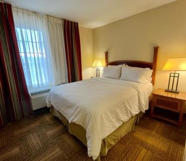 Barker Hotel | Comfortable Staybridge Suites Houston - Willowbrook Awaits