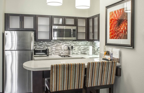 Jacksonville Hotel | Pet-Friendly Staybridge Suites Jacksonville - Rated 9.6/10