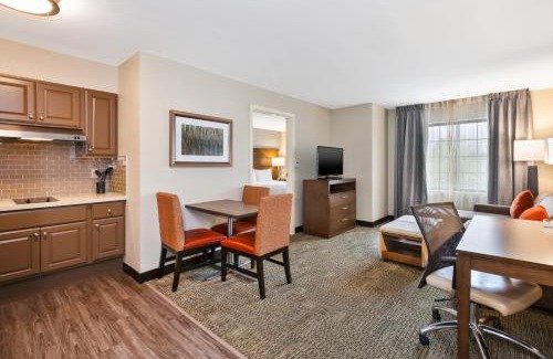 Kalamazoo Hotel | Pet-Friendly Staybridge Suites Kalamazoo with Ocean View