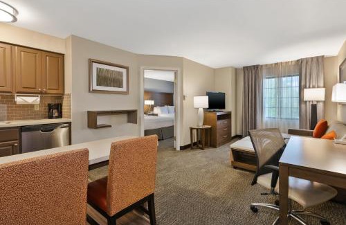 Kalamazoo Hotel | Pet-Friendly Staybridge Suites Kalamazoo with Ocean View