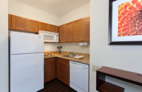 Lake Forest Hotel | Discover Staybridge Suites Lake Forest with Top Amenities