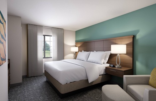 Lake Forest Hotel | Discover Staybridge Suites Lake Forest with Top Amenities