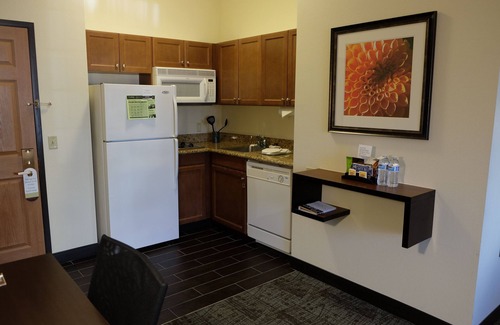 Lake Forest Hotel | Discover Staybridge Suites Lake Forest with Top Amenities