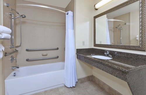 Okemos Hotel | Top-Rated Staybridge Suites Lansing with Pool & Kitchen