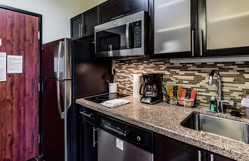 Laredo Hotel | Relax at Staybridge Suites Laredo Airport with Great Amenities