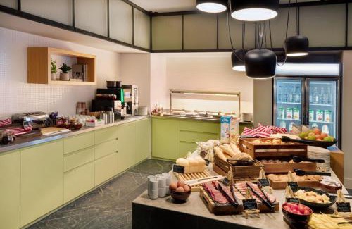 Heathrow Villages Hotel | Pet-Friendly Staybridge Suites London Heathrow - IHG Aparthotel