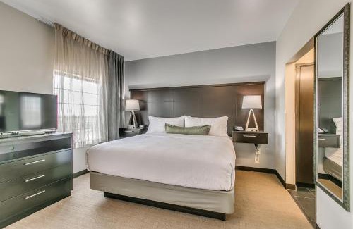 Lubbock Hotel | Comfortable Staybridge Suites Lubbock South for Families & Pets