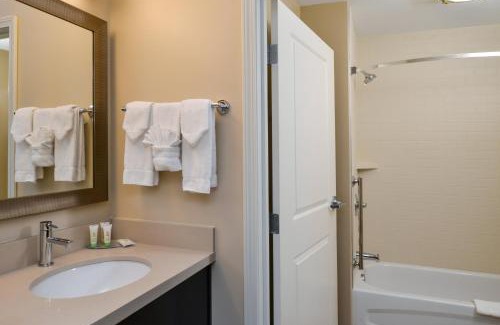 Merrillville Hotel | Comfortable Staybridge Suites Merrillville: Pet-Friendly Oasis