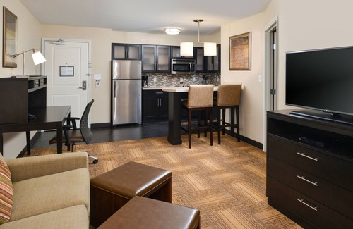 Merrillville Hotel | Discover Staybridge Suites Merrillville with Family-Friendly Amenities