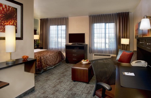 Myrtle Beach Hotel | Discover Staybridge Suites Myrtle Beach - West with Pool & Kitchen