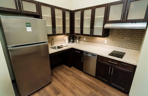 Newark Hotel | Discover Staybridge Suites Newark - Fremont: Top-Rated Comfort