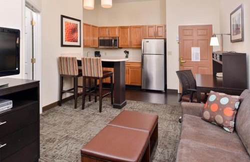 O'Fallon Hotel | Comfortable Staybridge Suites O'Fallon Chesterfield Awaits