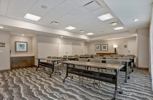 Overland Park Hotel | Pet-Friendly Staybridge Suites in Overland Park, Kansas City