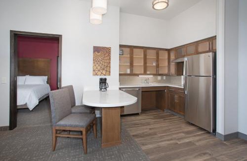 Rapid City Hotel | Premier Staybridge Suites Rapid City - Rushmore with Pool & Hot Tub