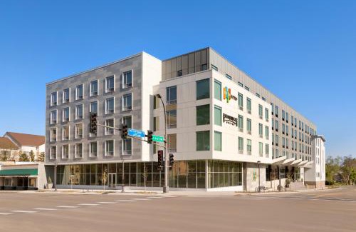 Kutzky Park Hotel | Top-Rated Staybridge Suites Rochester near Mayo Clinic