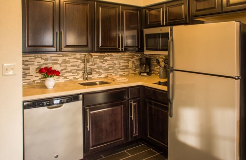 Schererville Hotel | Visit Staybridge Suites Schererville: Family-Friendly Comfort