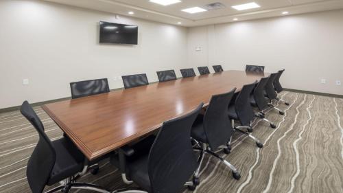 Southgate Hotel | Top-Rated Staybridge Suites in Detroit Area Awaits You