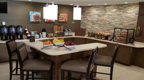 Southgate Hotel | Top-Rated Staybridge Suites in Detroit Area Awaits You