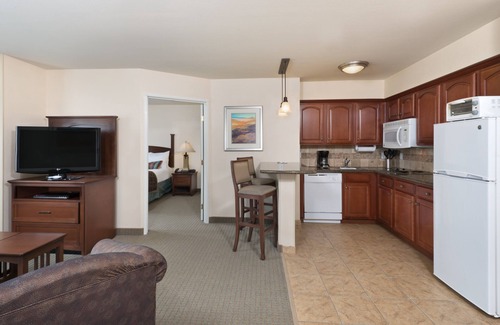 Tucson Hotel | Discover Staybridge Suites Tucson Airport with Pool & Spa