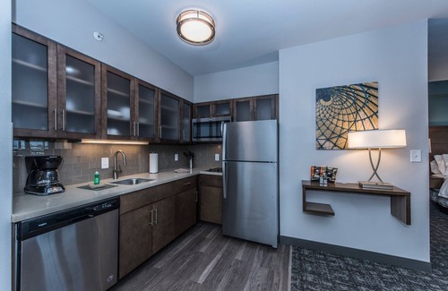 Charleston Hotel | Top-Rated Staybridge Suites Charleston with Pool & Spa