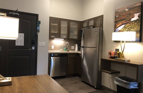 Lake Delton Hotel | Eco-Friendly Staybridge Suites Wisconsin Dells - Lake Delton