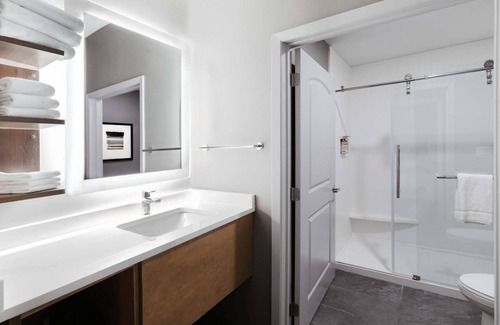 Woodway Hotel | Top-Rated Staybridge Suites Waco South with Pool & Breakfast