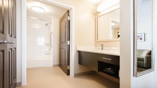 Jasper Place Hotel | Inviting Staybridge Suites West Edmonton with Family-Friendly Amenities