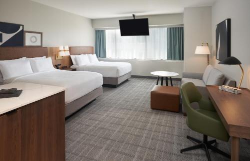 Downtown Wilmington Hotel | Pet-Friendly Staybridge Suites Wilmington Downtown - 4 Stars