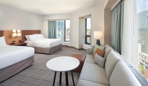 Downtown Wilmington Hotel | Pet-Friendly Staybridge Suites Wilmington Downtown - 4 Stars