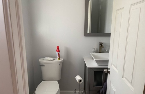 Camden House | Relaxing Staycation with Kitchen Amenities Await You