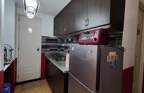 Pasig Apartment | Cozy Staycation Room with Aircon, Wifi & Pool Access