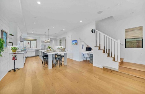 Huntington Beach House | Idyllic Nalu House: Beach Steps, Pool & Hot Tub Awaits