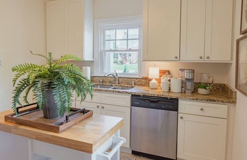 Park Hills House | Discover StayCecelia: Family & Pet-Friendly Getaway