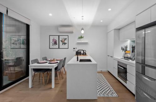 Northcote Apartment | Guest Rated 10/10: StayCentral Northcote Townhouse Retreat