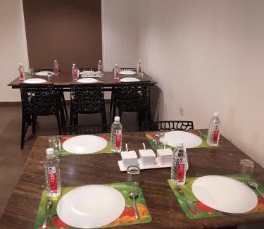 Mylapore Tiruvallikk Apartment | Pet-Friendly StayEasy Tiruvanmiyur: Family Welcoming Retreat