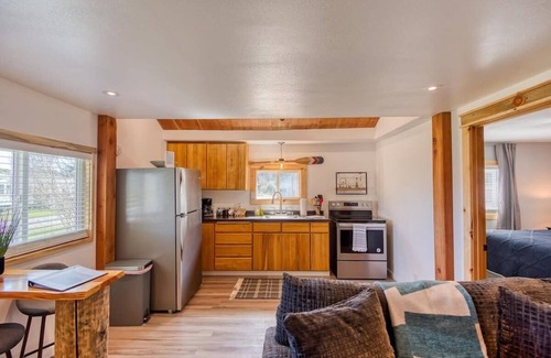Lakeside House | Experience #StayinMyDistrict Lakeside Near Oregon Dunes