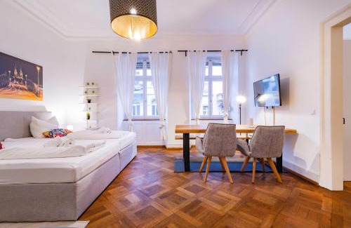 Freiburg im Breisgau Apartment | Central StayInn Suite: Family-Friendly Comfort Awaits