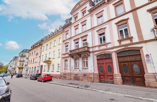 Freiburg im Breisgau Apartment | Central StayInn Suite: Family-Friendly Comfort Awaits